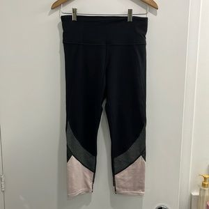 Athleta black with pink accent yoga pants/tights size medium